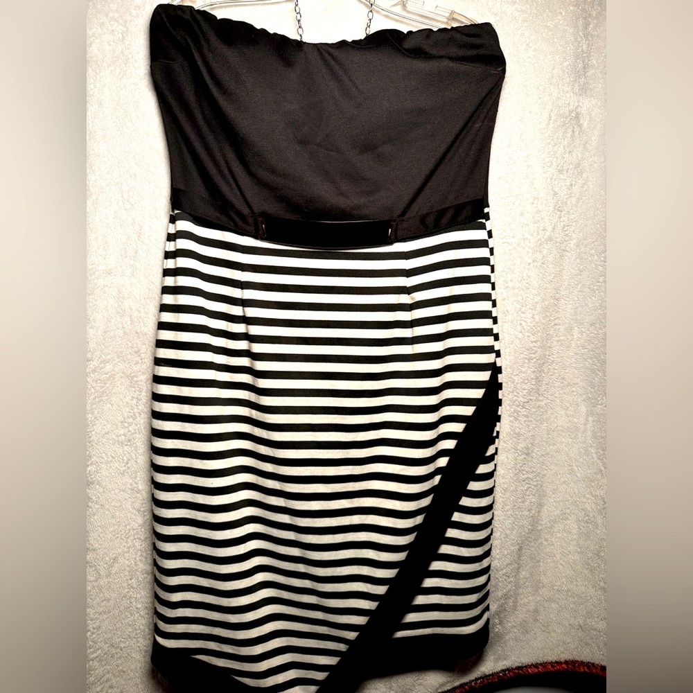 Black & White Strapless BodyCon dress